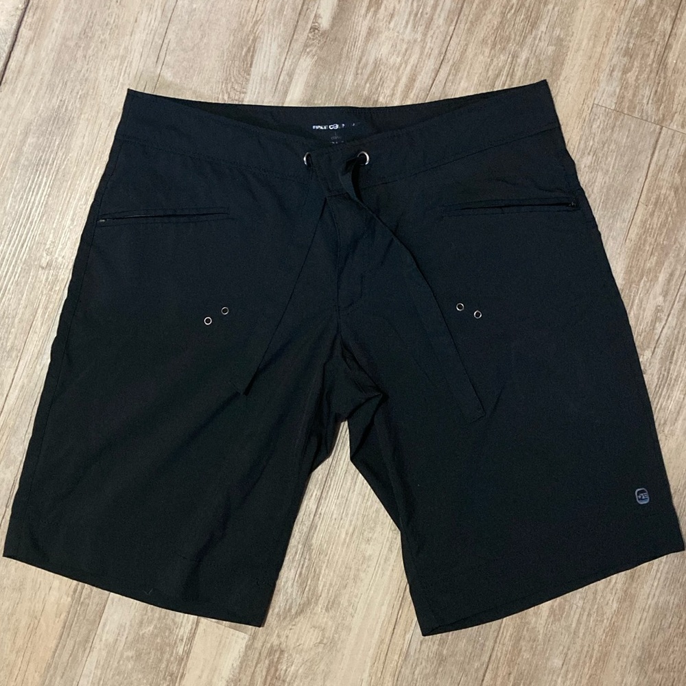 Free Country Quick Dry Woven Stretch Ladies Black Bermuda Shorts